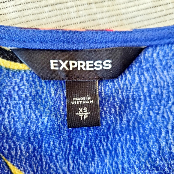 Blue Express Floral Romper - Picture 7 of 7